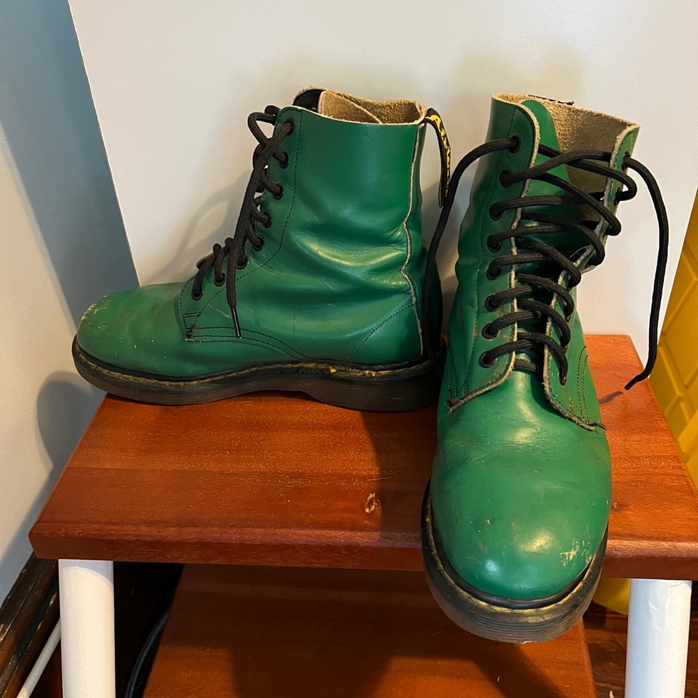 Dr Martens Made in England green 1460 boots - Picture 2 of 9